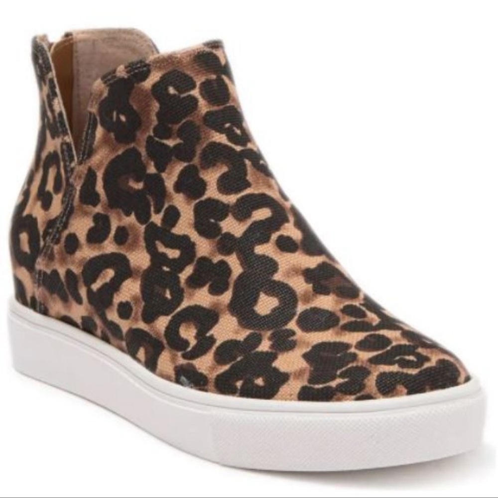 STEVE MADDEN Claud Wedge Sneaker. NIB. Never worn. Nordstrom’s. Runs 1/2 small.